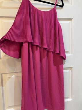 Women’s Fuchsia Pleated Party Dress